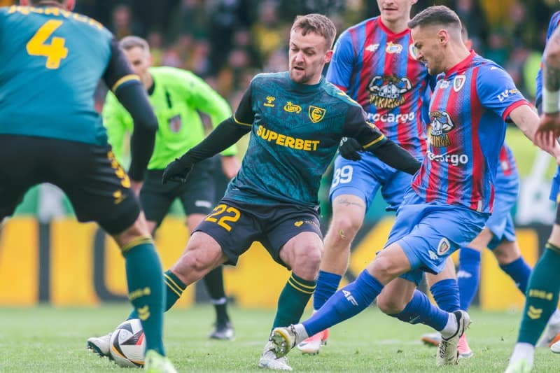 Football. PKO BP Ekstraklasa. GKS Katowice - Piast Gliwice. 16.02.2025
