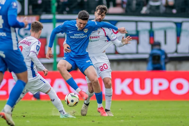 Football. PKO BP Ekstraklasa. Gornik Zabrze - Puszcza Niepolomice. 02.02.2025