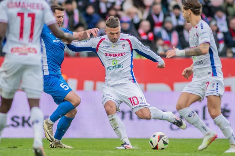 Football. PKO BP Ekstraklasa. Gornik Zabrze - Puszcza Niepolomice. 02.02.2025