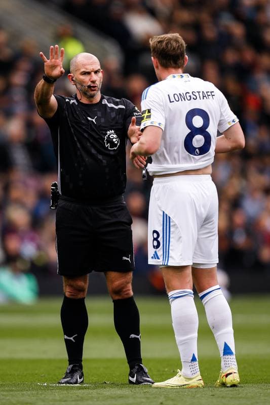 Football. Premier League. Burnley - Leeds United. 18.10.2025