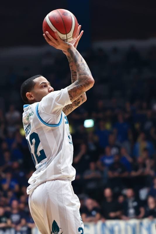Basketball. LBA Lega Basket Serie A. Acqua S.Bernardo Cantu - Dolomiti Energia Trentino. 15.02.2026