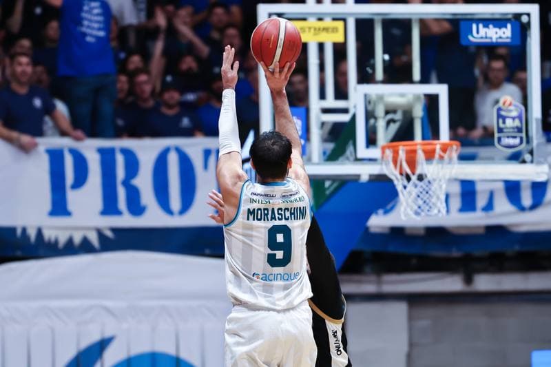 Basketball. LBA Lega Basket Serie A. Acqua S.Bernardo Cantu - Dolomiti Energia Trentino. 15.02.2026