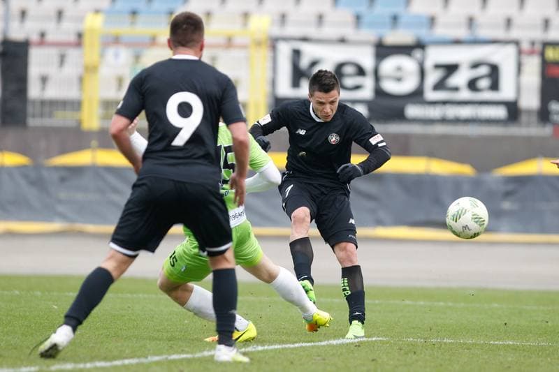 Football. II Liga. ROW Rybnik - Polonia Warszawa. 15.04.2017