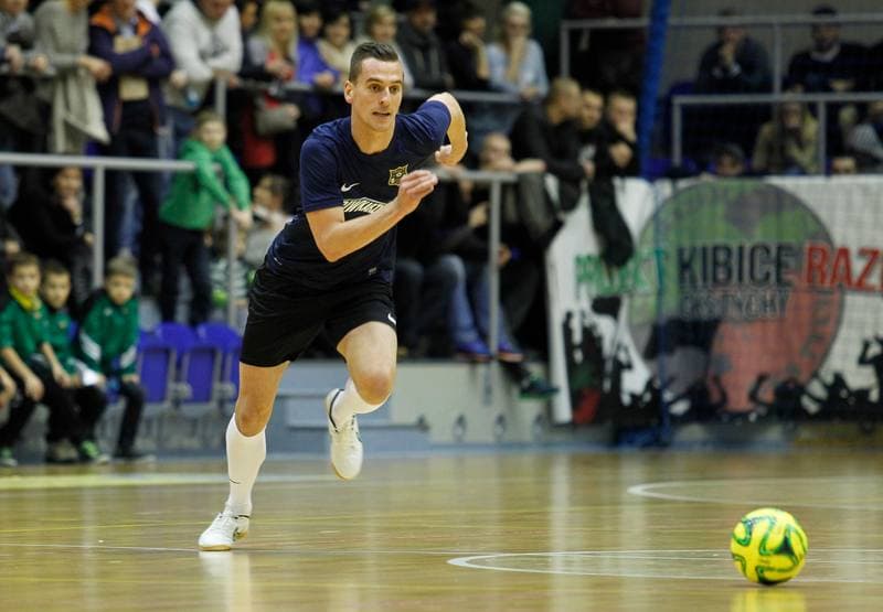 Football. Tyski Mecz Charytatywny. Arkadiusz Milik - Jessica Ziolek. 23.12.2014