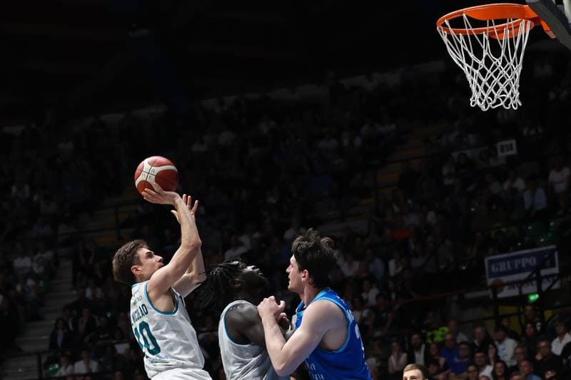 Basketball. Italian Basketball Serie A. Acqua S.Bernardo Cantu - Banco di Sardegna Sassari. 04.04.2026