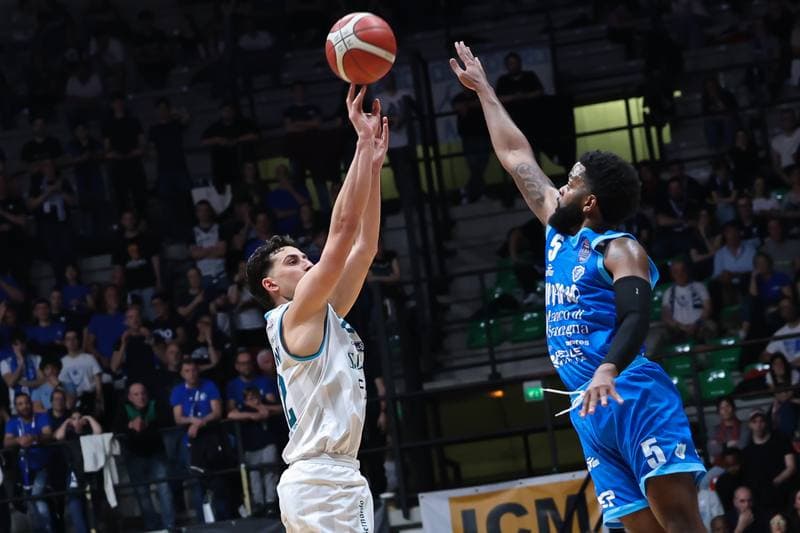 Basketball. Italian Basketball Serie A. Acqua S.Bernardo Cantu - Banco di Sardegna Sassari. 04.04.2026