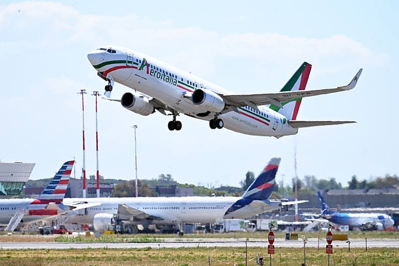 Day at Rome Fiumicino Airport. 01.05.2026