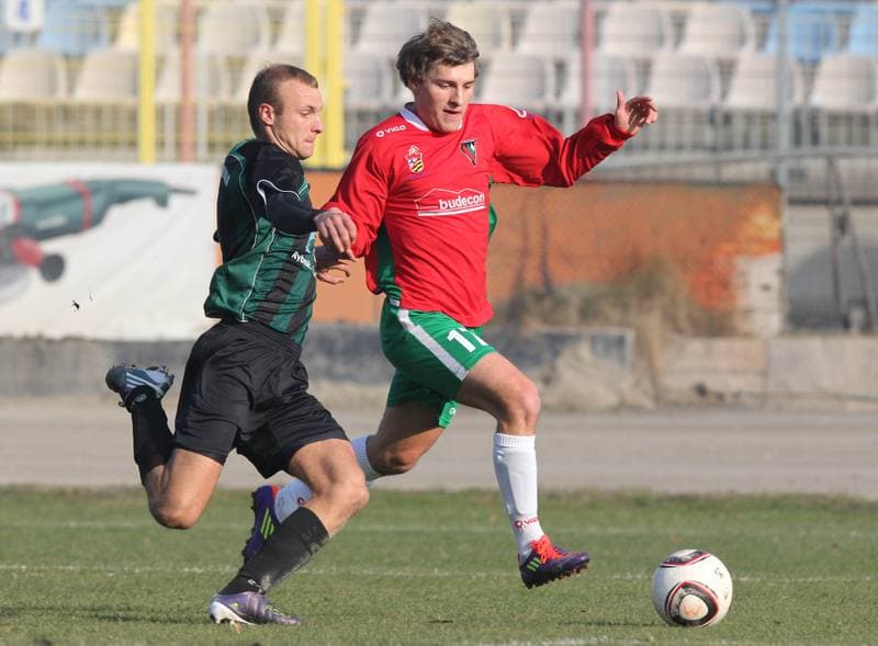 Football. II liga. Energetyk ROW Rybnik - Zaglebie Sosnowiec. 13.11.2011