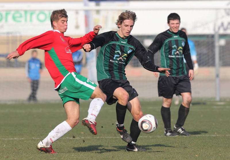 Football. II liga. Energetyk ROW Rybnik - Zaglebie Sosnowiec. 13.11.2011