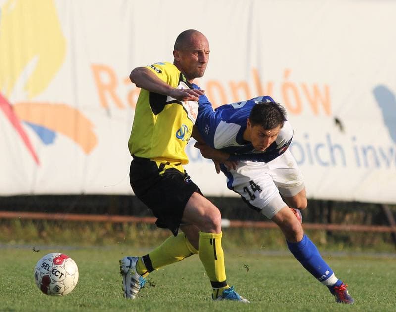 Football. Bytom I liga. Ruch Radzionkow - Dolcan Zabki. 05.11.2011
