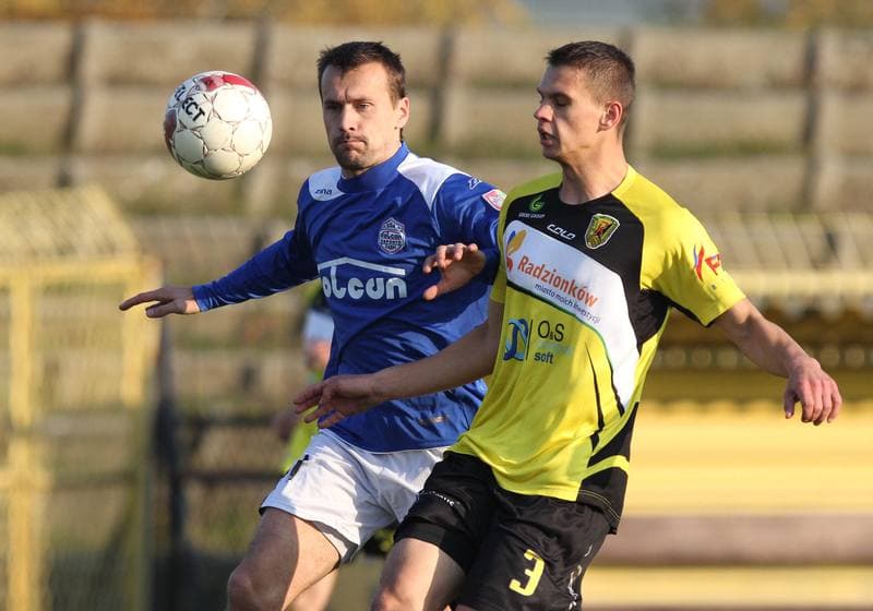Football. Bytom I liga. Ruch Radzionkow - Dolcan Zabki. 05.11.2011