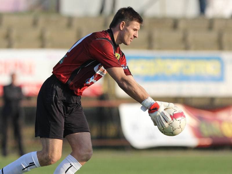 Football. Bytom I liga. Ruch Radzionkow - Dolcan Zabki. 05.11.2011