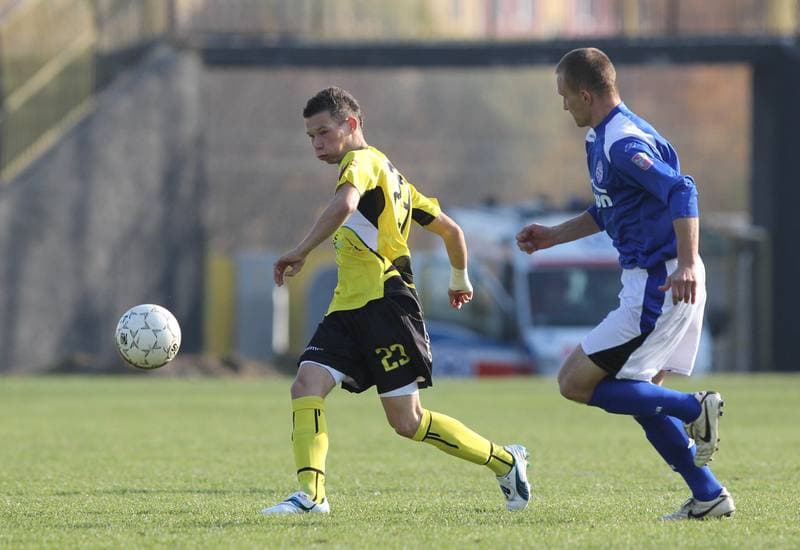 Football. Bytom I liga. Ruch Radzionkow - Dolcan Zabki. 05.11.2011