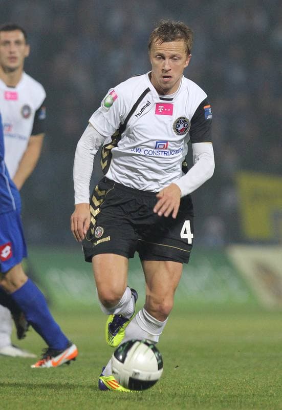 Football. T-Mobile Ekstraklasa. Ruch Chorzow - Polonia Warszawa. 31.10.2011