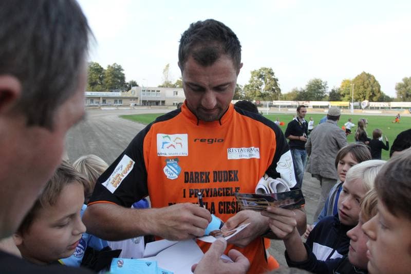 Football. Przyjaciele Darka Dudka - Zuzlowcy. 06.10.2011
