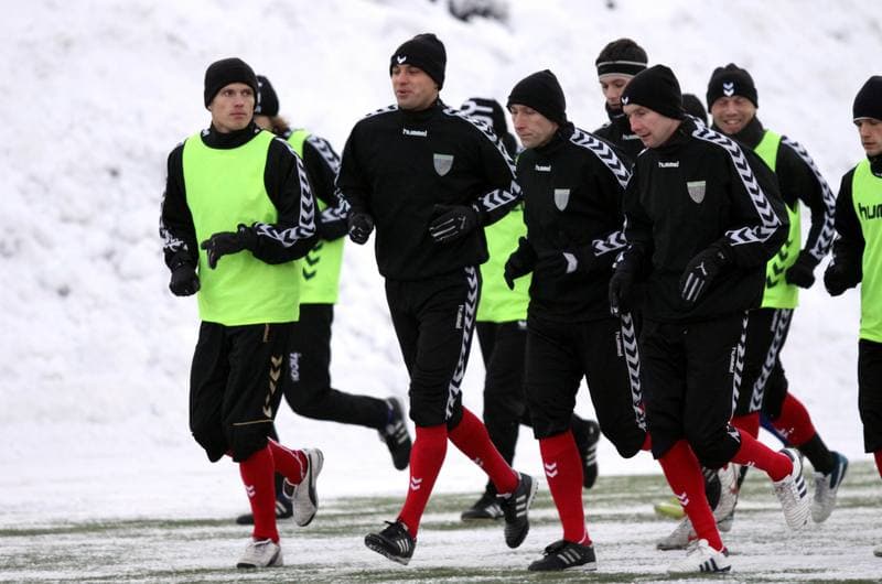 Football. Polonia Bytom. Training. 05.01.2011