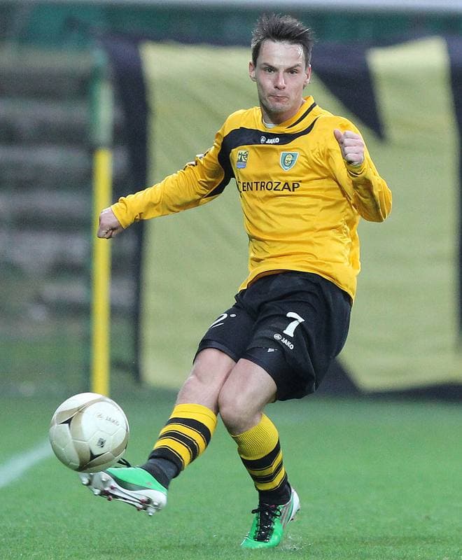 Football. I Liga. GKS Katowice - MKS Kluczbork. 10.04.2011