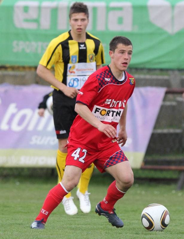 Football. Bytom I liga. Ruch Radzionkow - Odra Wodzislaw Slaski. 17.04.2011