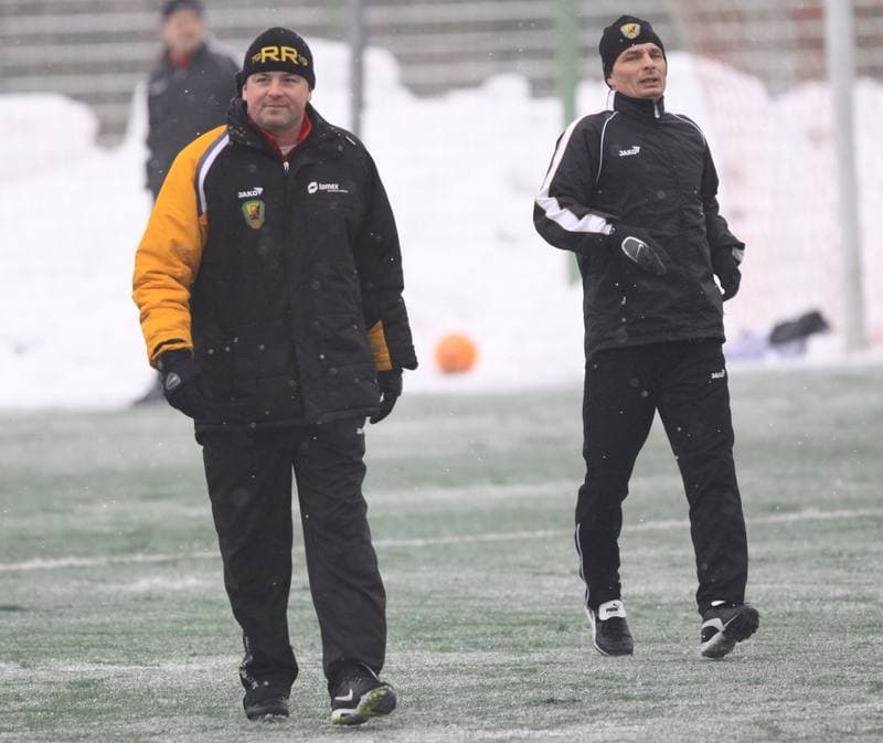 Football. Sparing. Ruch Radzionkow - LKS Nieciecza. 13.02.2010