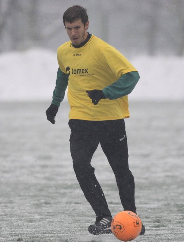 Football. Sparing. Ruch Radzionkow - LKS Nieciecza. 13.02.2010