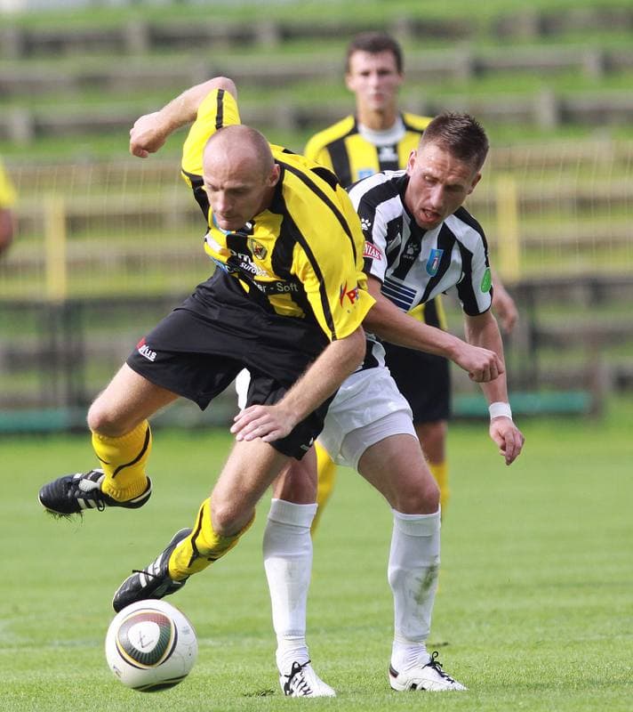 Football. I liga. Ruch Radzionkow - Sandecja Nowy Sacz. 15.08.2010