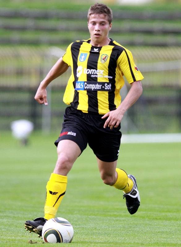 Football. I liga. Ruch Radzionkow - Sandecja Nowy Sacz. 15.08.2010