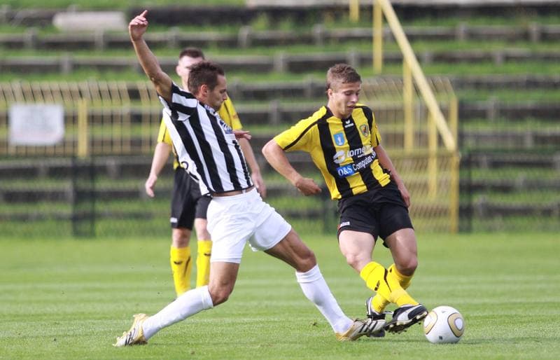 Football. I liga. Ruch Radzionkow - Sandecja Nowy Sacz. 15.08.2010