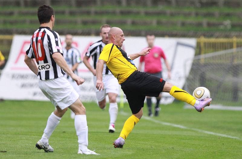 Football. I liga. Ruch Radzionkow - Sandecja Nowy Sacz. 15.08.2010