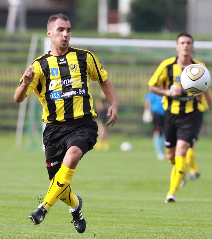 Football. I liga. Ruch Radzionkow - Sandecja Nowy Sacz. 15.08.2010