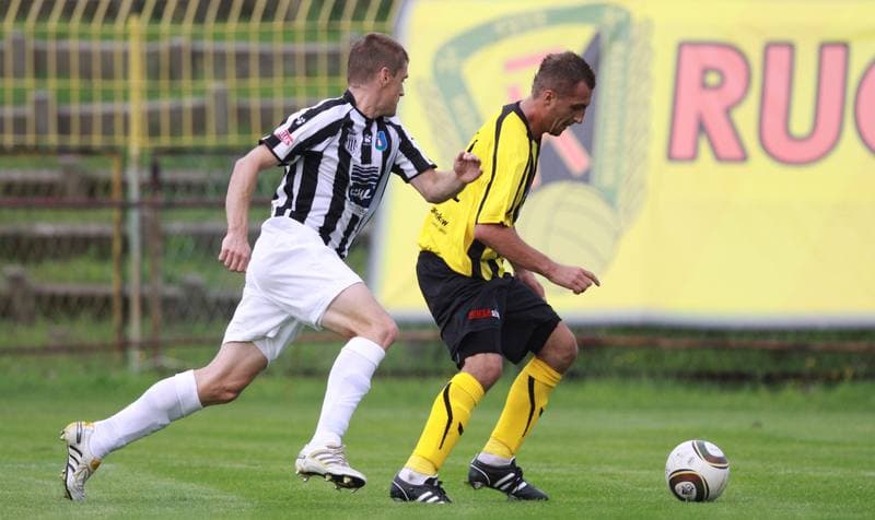 Football. I liga. Ruch Radzionkow - Sandecja Nowy Sacz. 15.08.2010