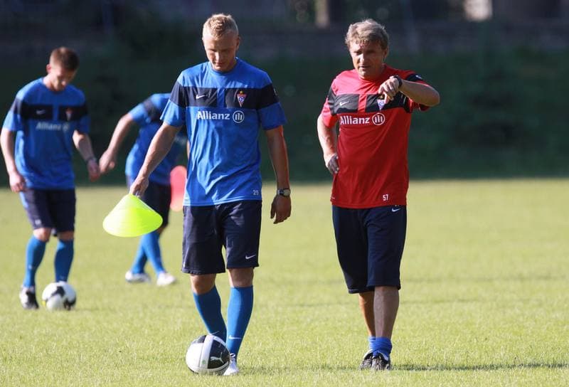 Football. Gornik Zabrze. Training. 07.01.2010