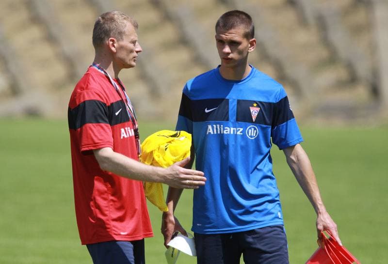 Football. Gornik Zabrze. Training. 07.01.2010