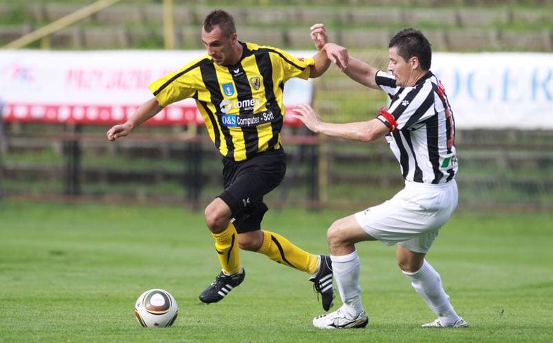 Football. I liga. Ruch Radzionkow - Sandecja Nowy Sacz. 15.08.2010