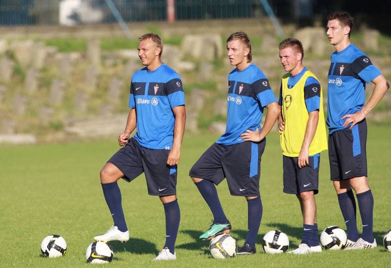 Football. Gornik Zabrze. Training. 07.01.2010