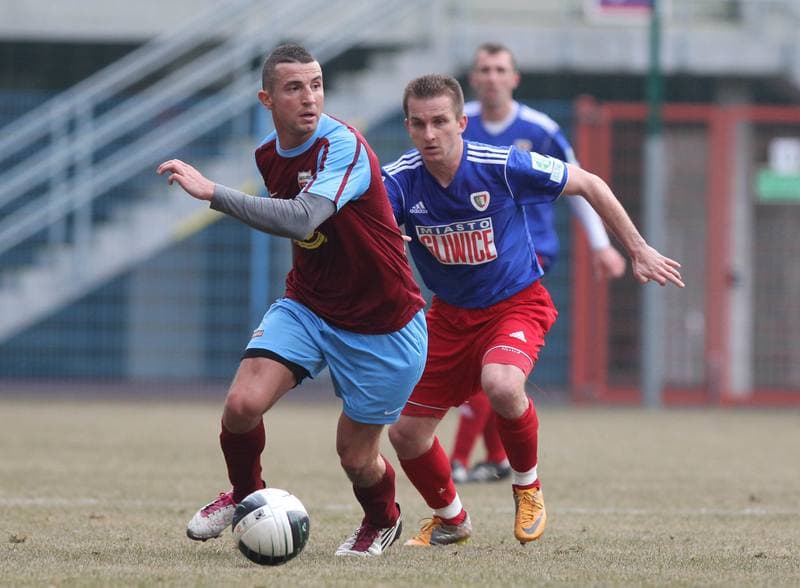 Football. Sparing. Piast Gliwice - Kolejarz Stroze. 10.03.2012