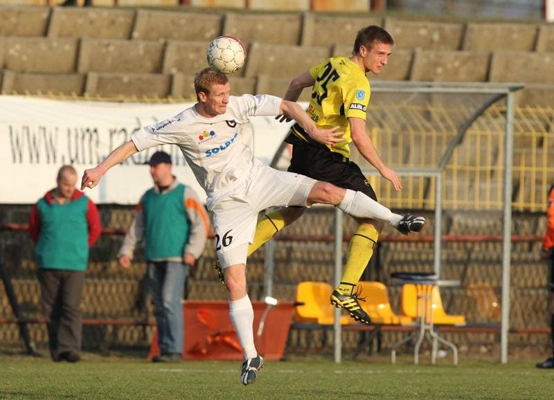 Football. Bytom I liga. Ruch Radzionkow - Zawisza Bydgoszcz. 24.03.2012