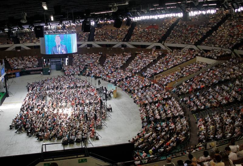 Jehovah's Witnesses. Congress. Follow Jesus. 18.07.2015