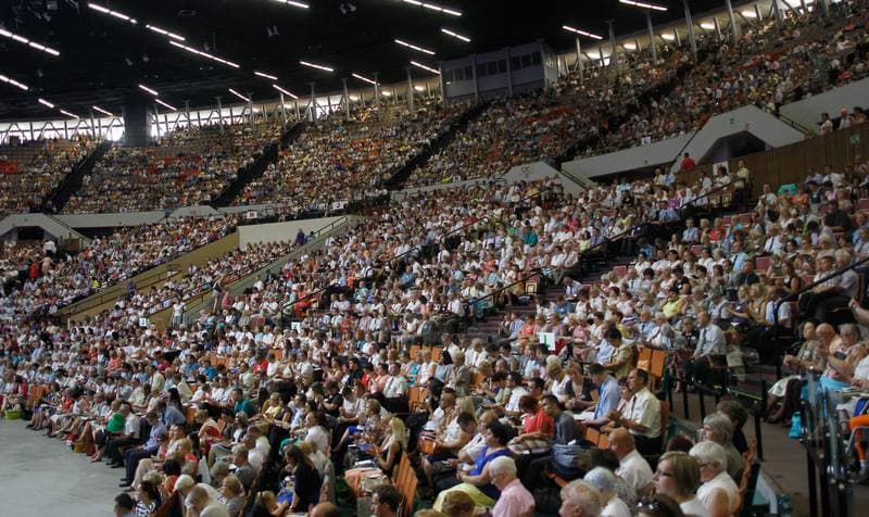 Jehovah's Witnesses. Congress. Follow Jesus. 18.07.2015