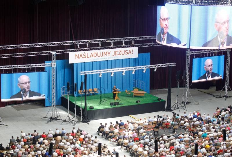 Jehovah's Witnesses. Congress. Follow Jesus. 18.07.2015