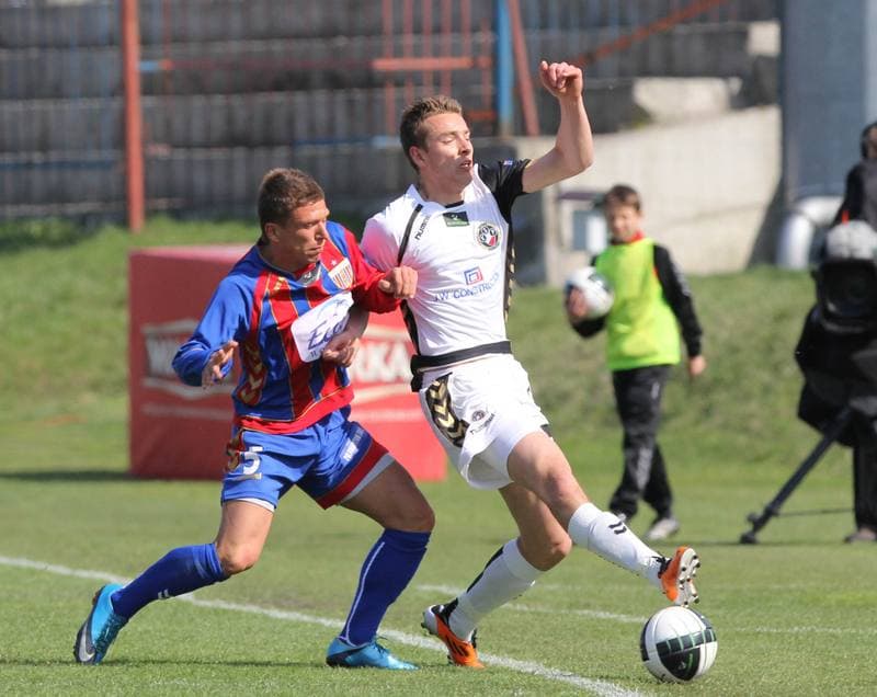 Football. Bytom Ekstraklasa. Polonia Bytom - Polonia Warszawa. 16.04.2011