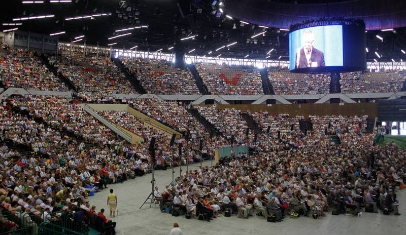 Jehovah's Witnesses. Congress. Follow Jesus. 18.07.2015