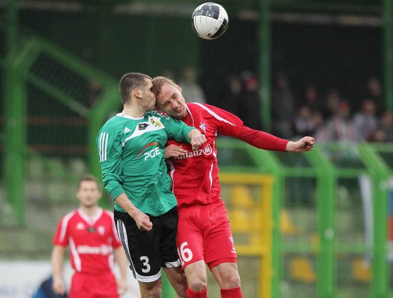 Football. Belchatow Ekstraklasa. GKS Belchatow - Gornik Zabrze. 08.04.2011