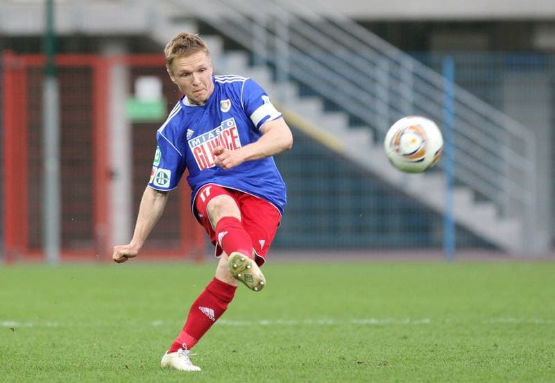 Football. I liga. Piast Gliwice - Olimpia Grudziadz. 22.04.2012