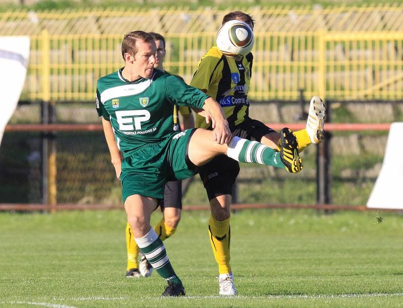 Football. Bytom I liga. Ruch Radzionkow - GKS Katowice. 19.09.2010