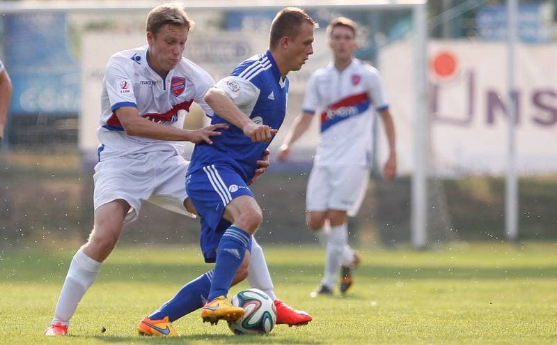 Football. II Liga. Nadwislan Gora - Rakow Czestochowa. 09.08.2015