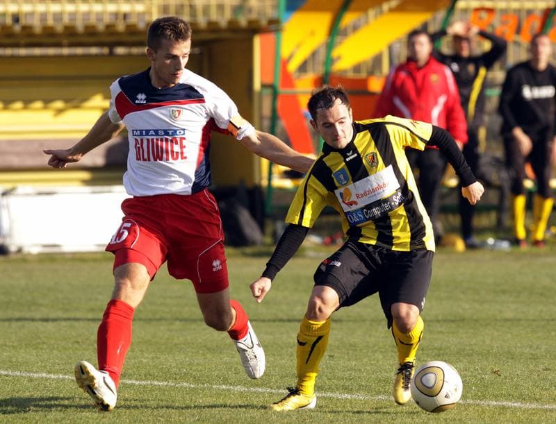 Football. I liga. Ruch Radzionkow - Piast Gliwice. 30.10.2010