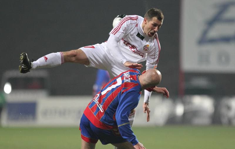 Football. Ekstraklasa. Polonia Bytom - Wisla Krakow. 20.03.2011