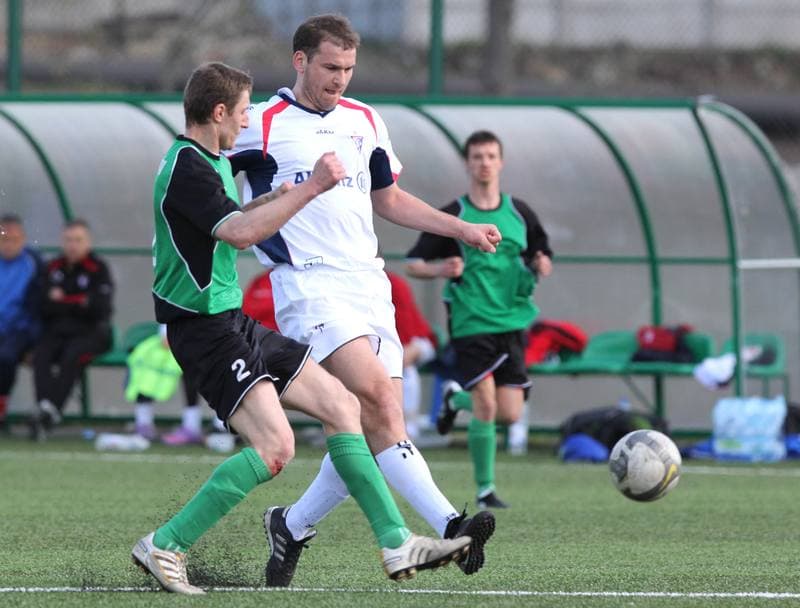 Football. B klasa. Gornik II Zabrze - Piast Pawlow. 10.04.2011