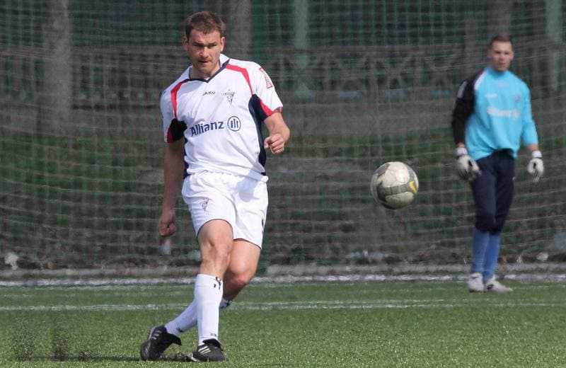 Football. B klasa. Gornik II Zabrze - Piast Pawlow. 10.04.2011