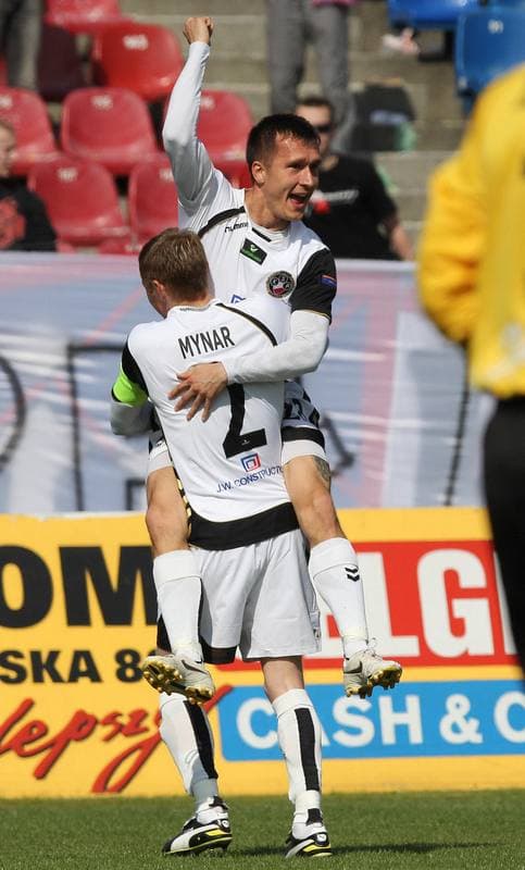 Football. Bytom Ekstraklasa. Polonia Bytom - Polonia Warszawa. 16.04.2011